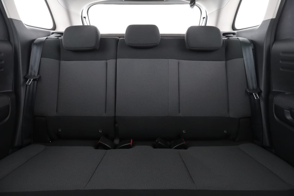 Vehicle Image 16