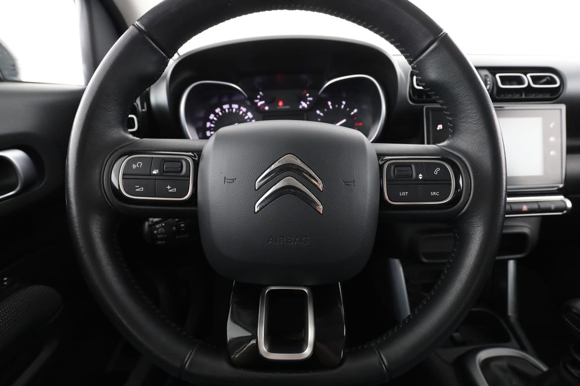 Vehicle Image 19
