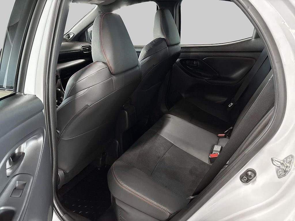 Vehicle Image 11