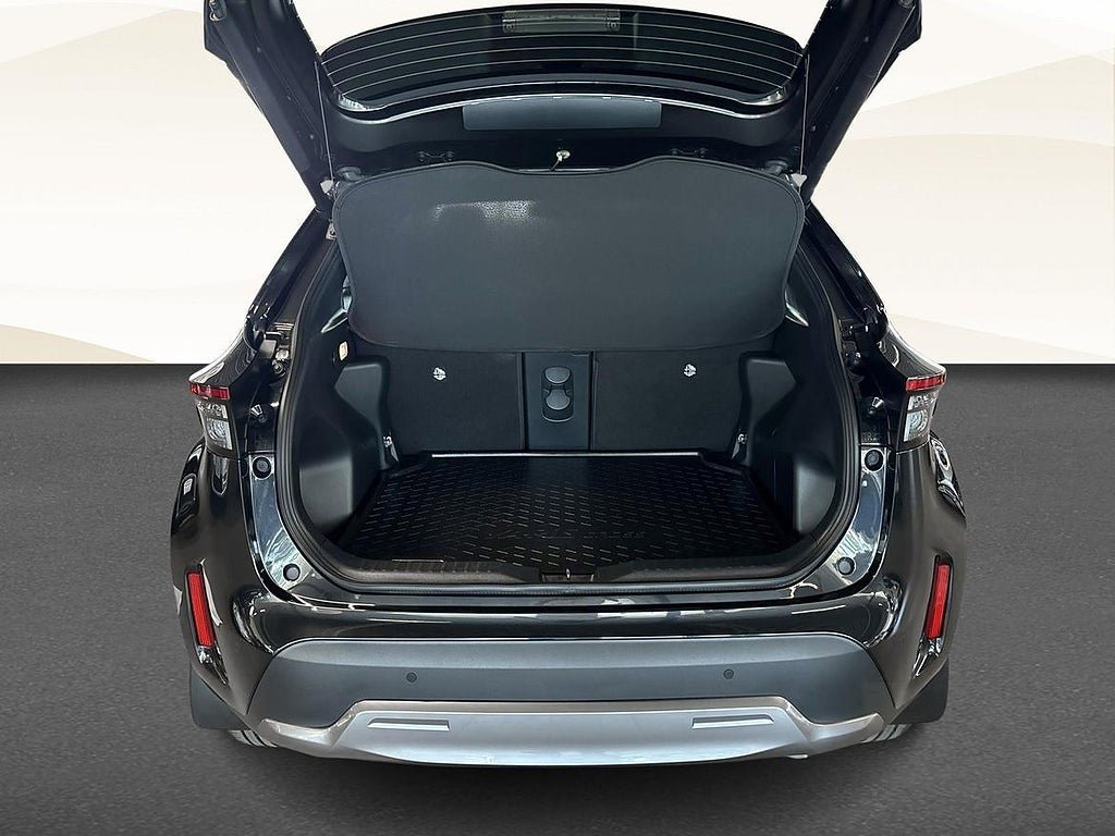 Vehicle Image 12