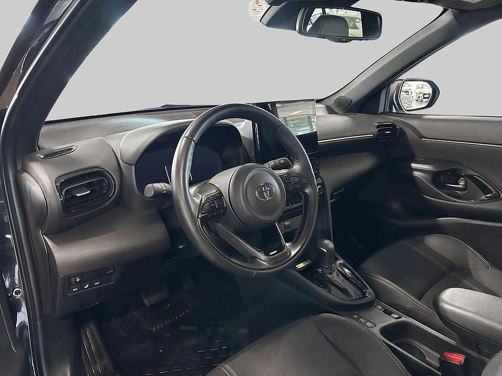 Vehicle Image 13