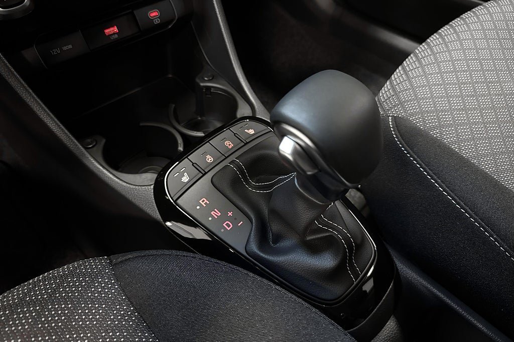 Vehicle Image 12
