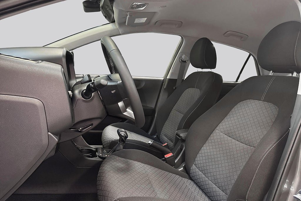 Vehicle Image 15