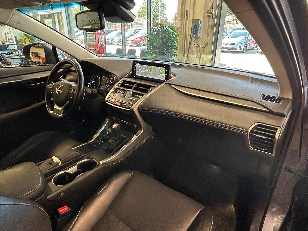 Vehicle Image 23