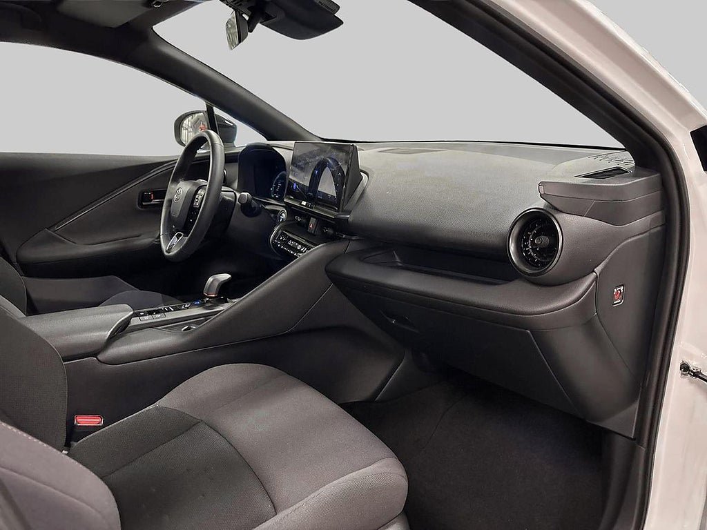 Vehicle Image 10