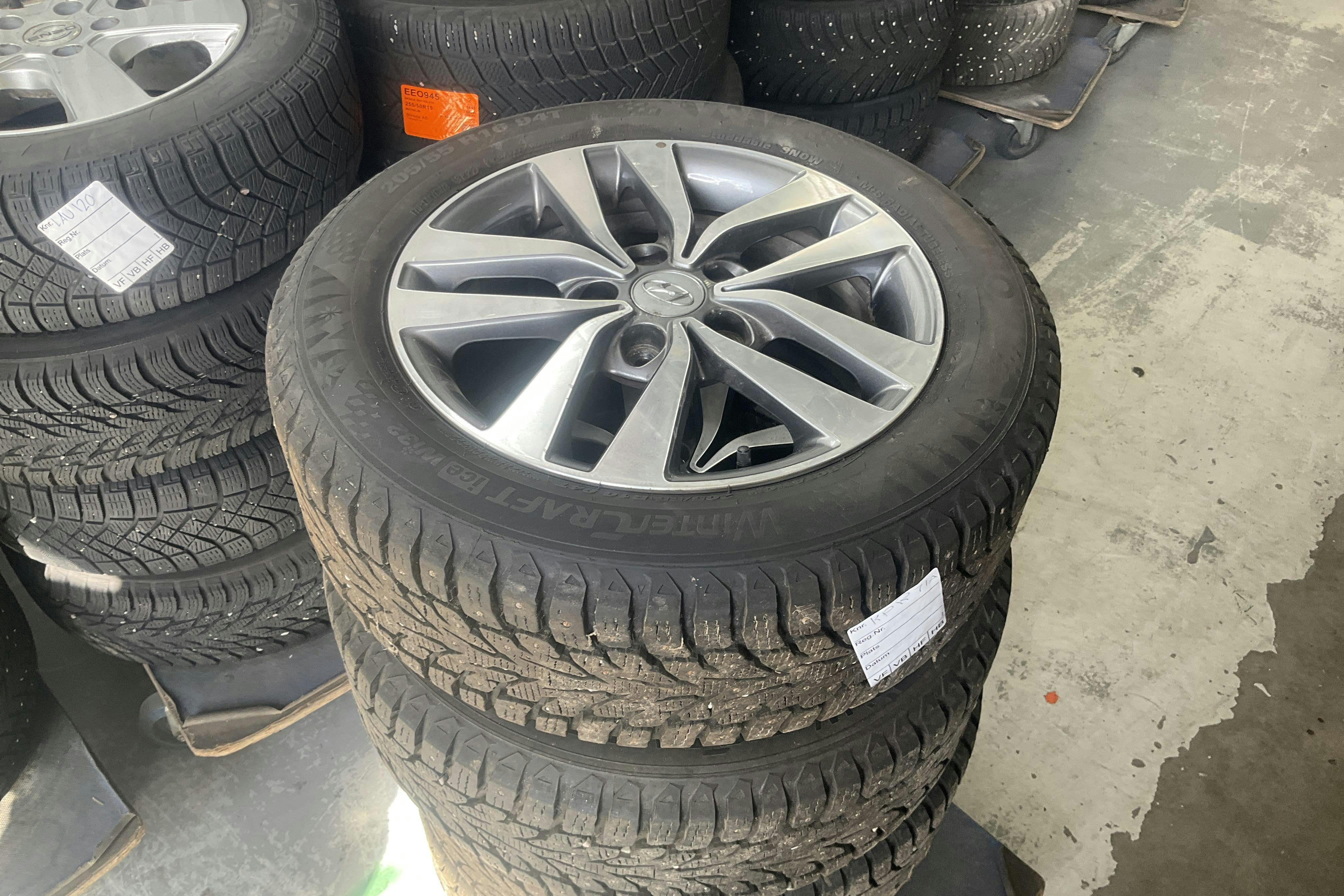 Vehicle Image 14