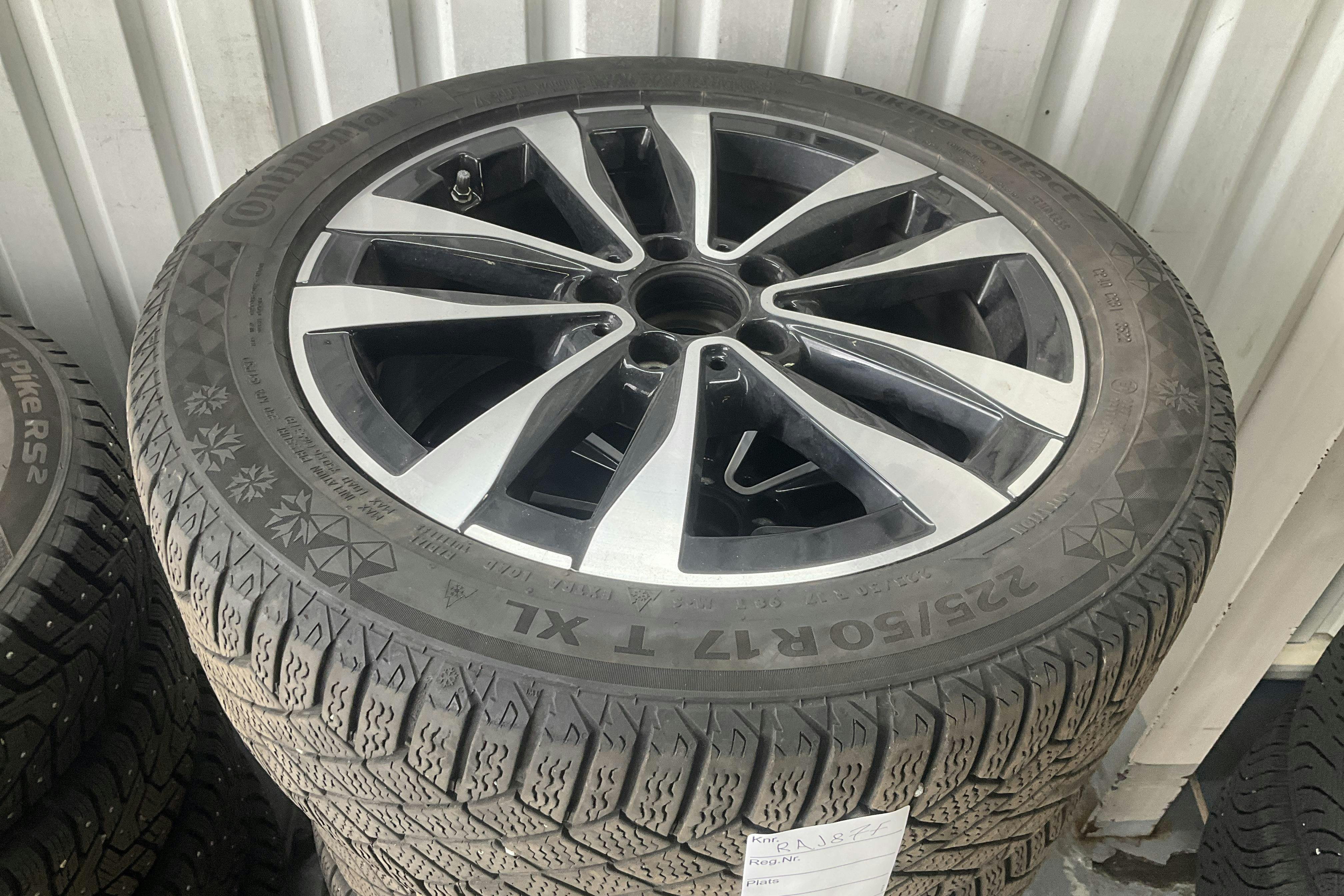 Vehicle Image 17