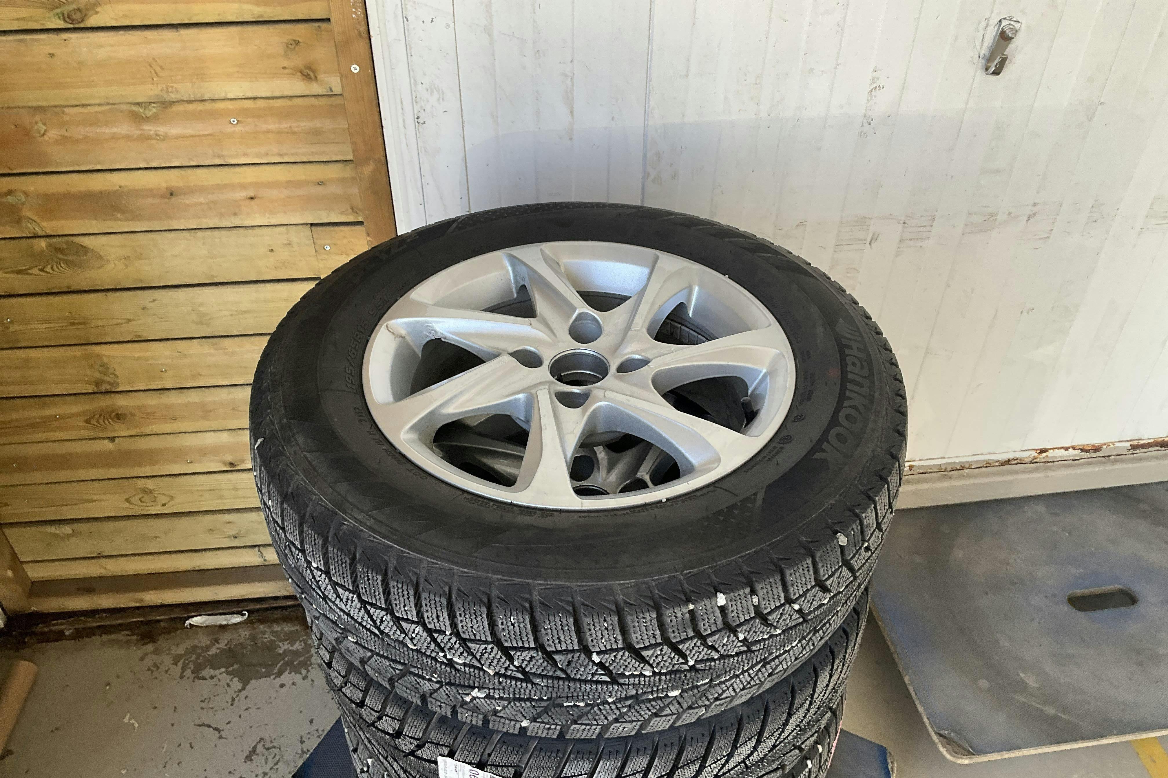 Vehicle Image 11