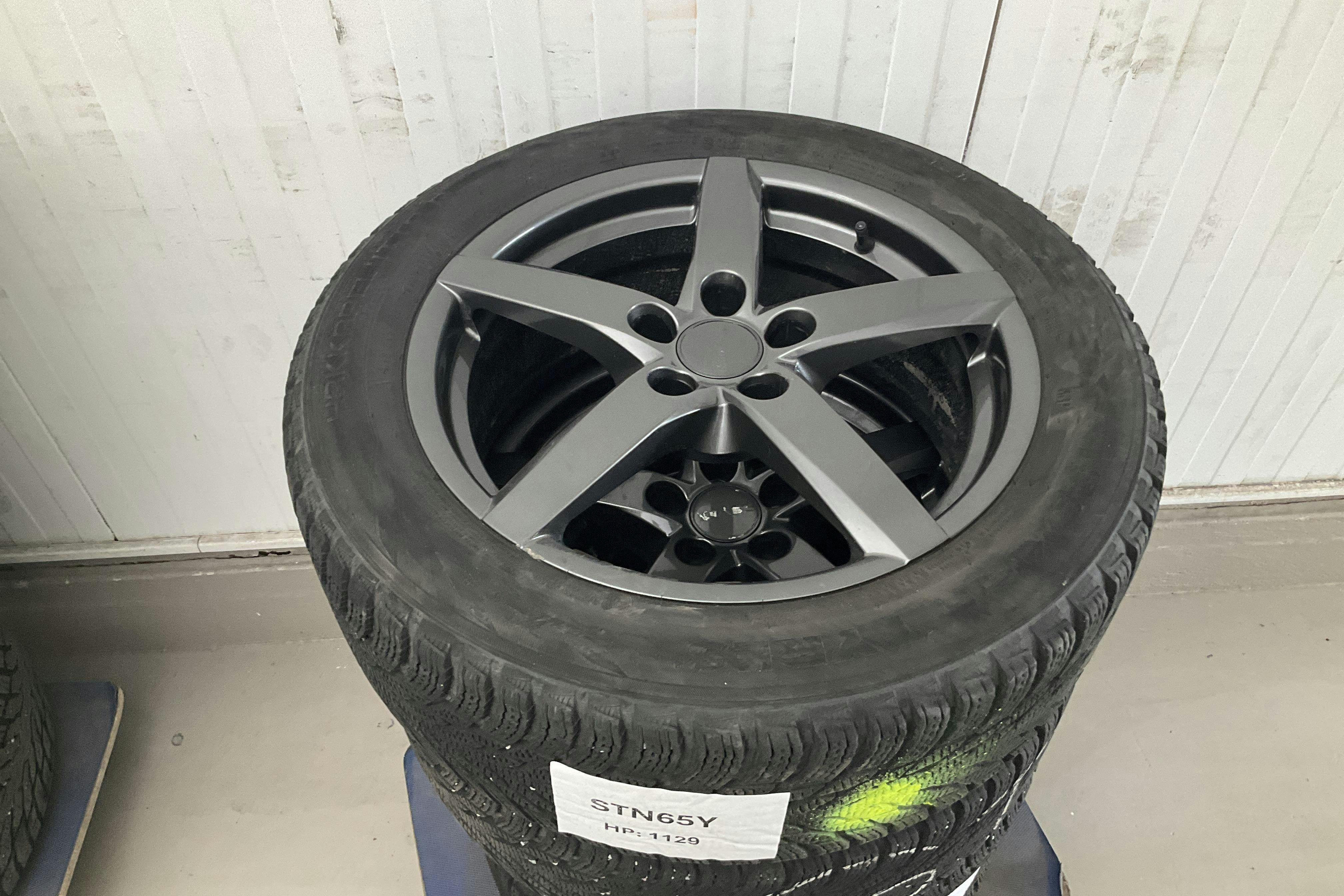 Vehicle Image 18
