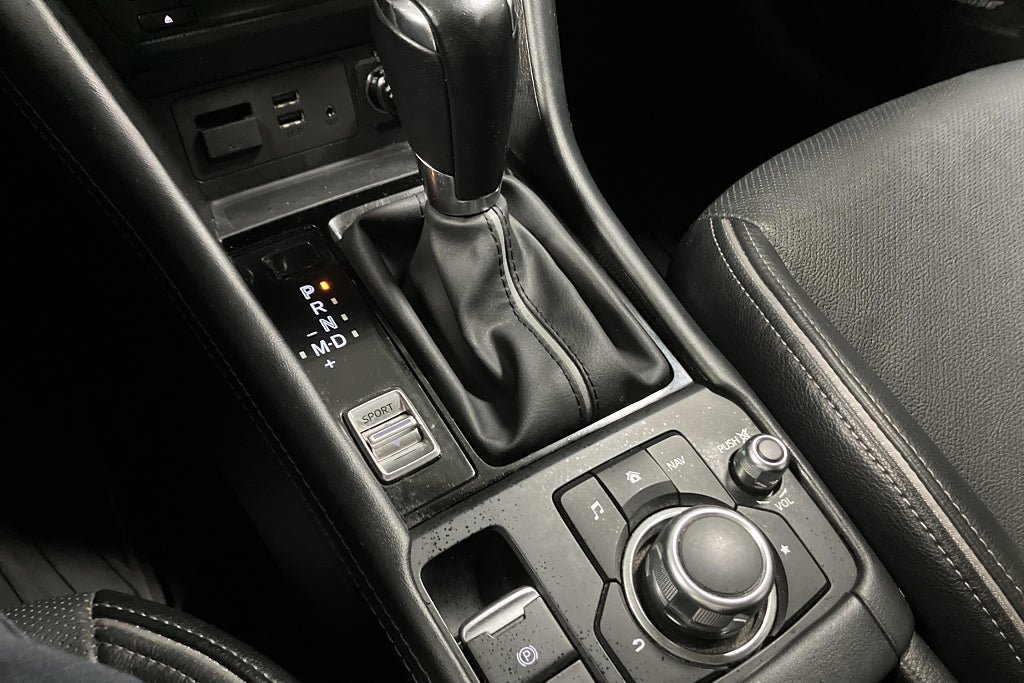 Vehicle Image 26