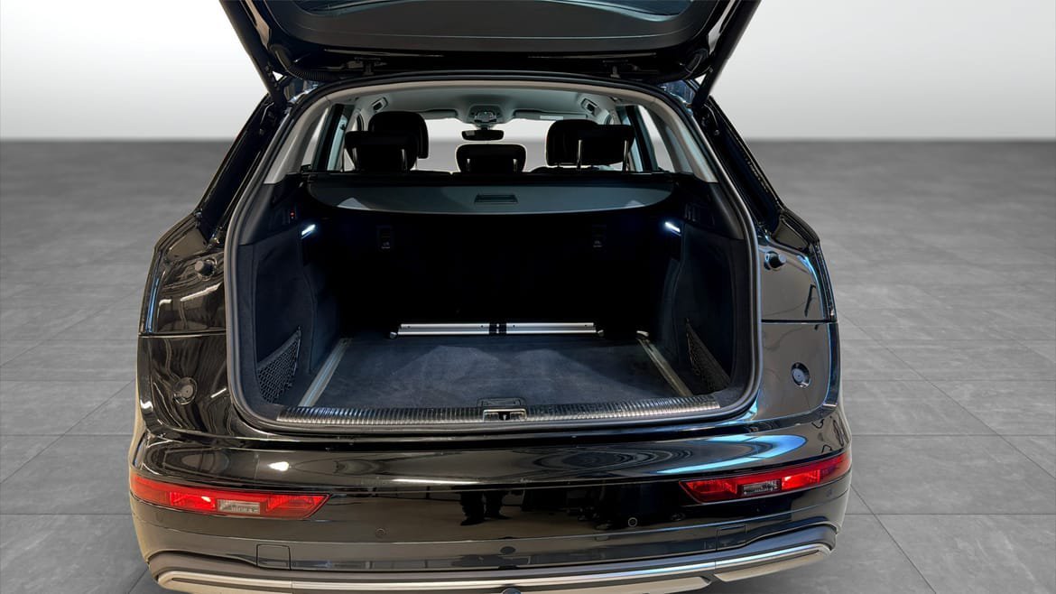Vehicle Image 12
