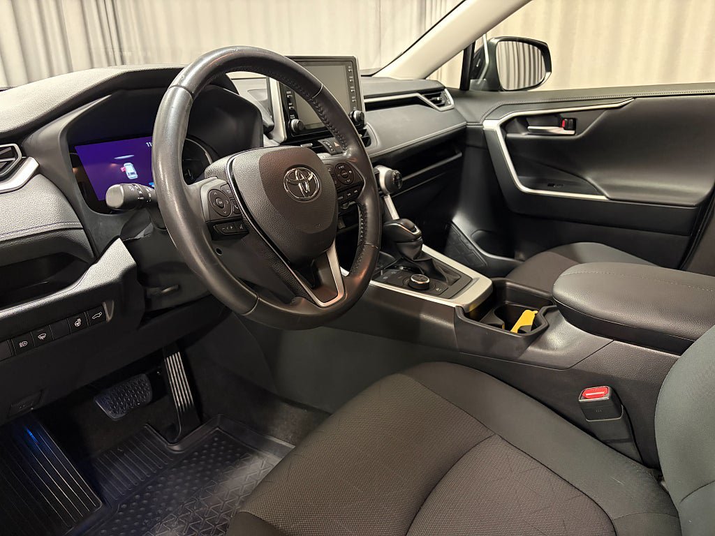Vehicle Image 10