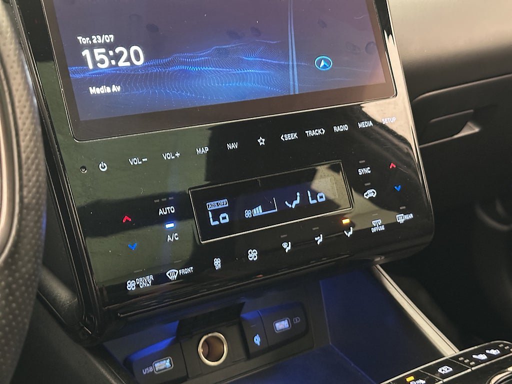 Vehicle Image 23