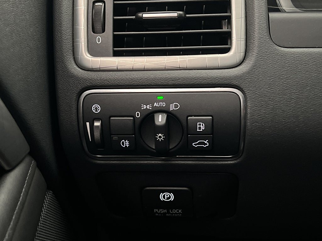 Vehicle Image 29