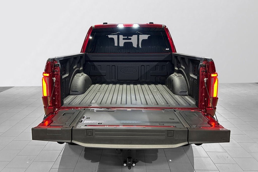 Vehicle Image 16