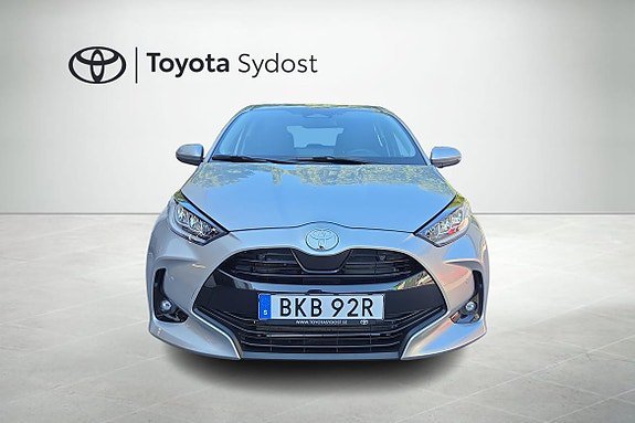 Vehicle Image 6