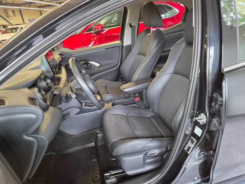 Vehicle Image 7