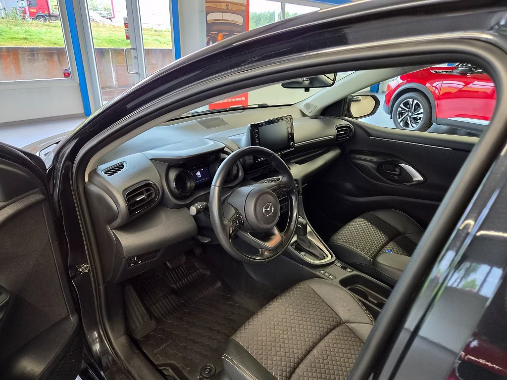 Vehicle Image 8