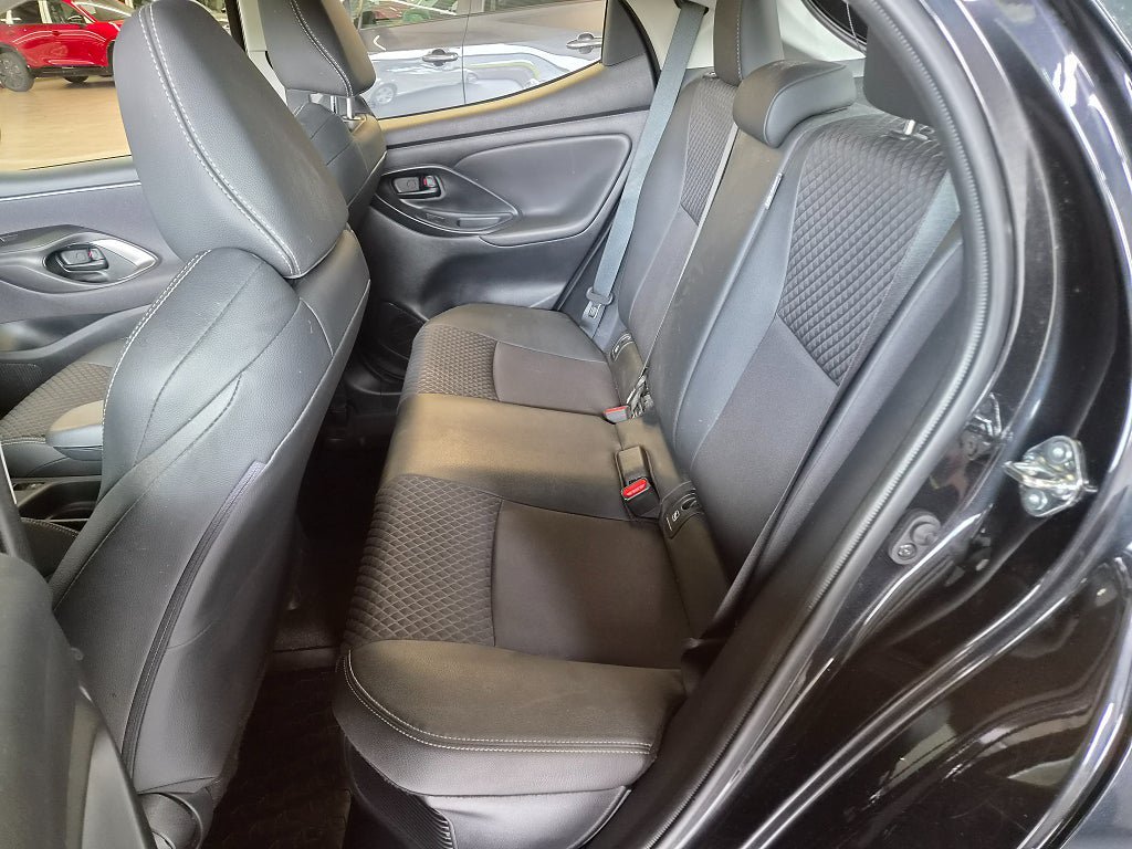 Vehicle Image 10