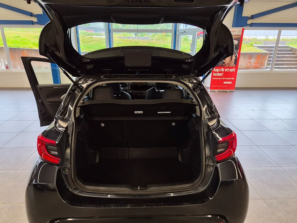 Vehicle Image 11