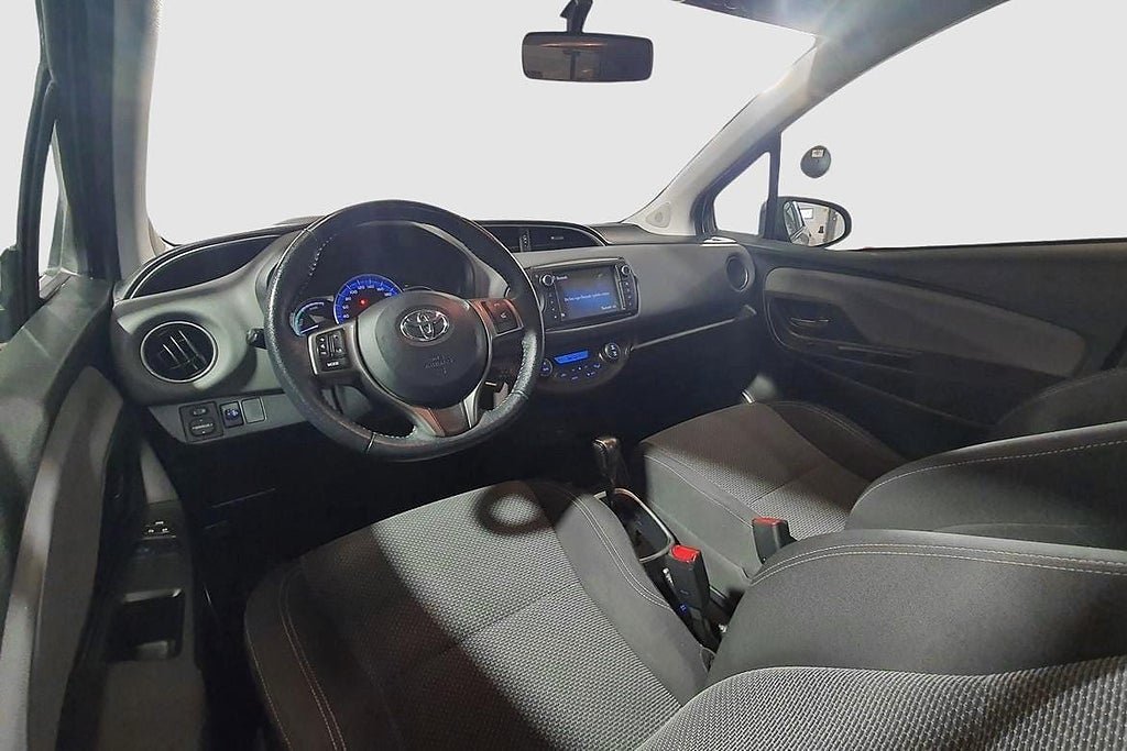 Vehicle Image 14