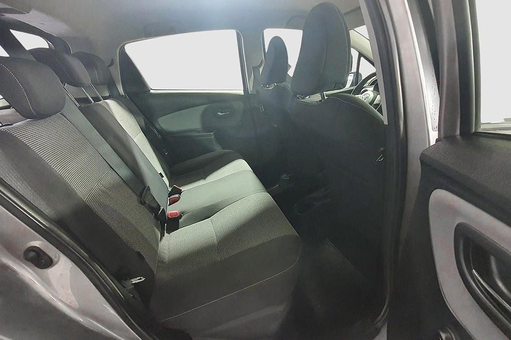 Vehicle Image 18