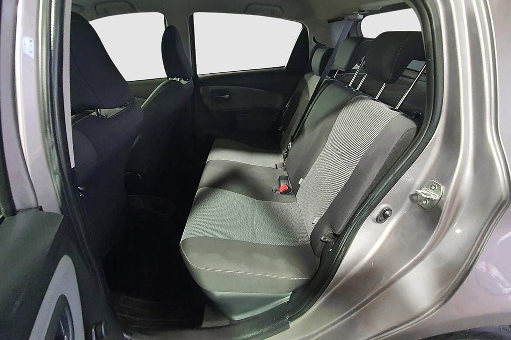 Vehicle Image 19