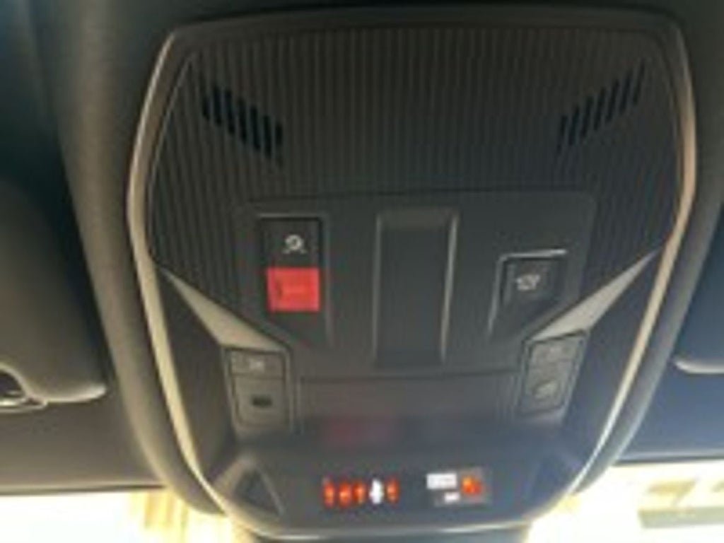 Vehicle Image 22