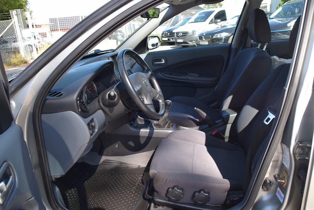 Vehicle Image 8