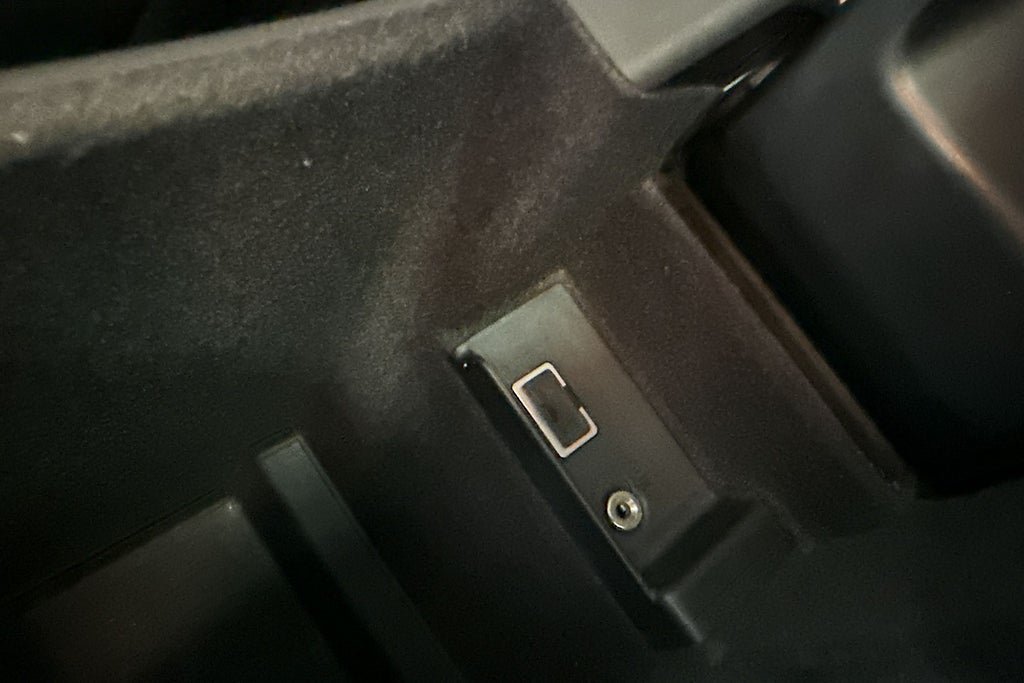 Vehicle Image 24