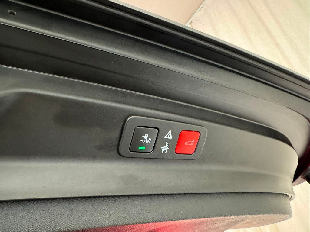 Vehicle Image 24