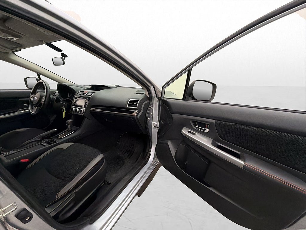 Vehicle Image 16