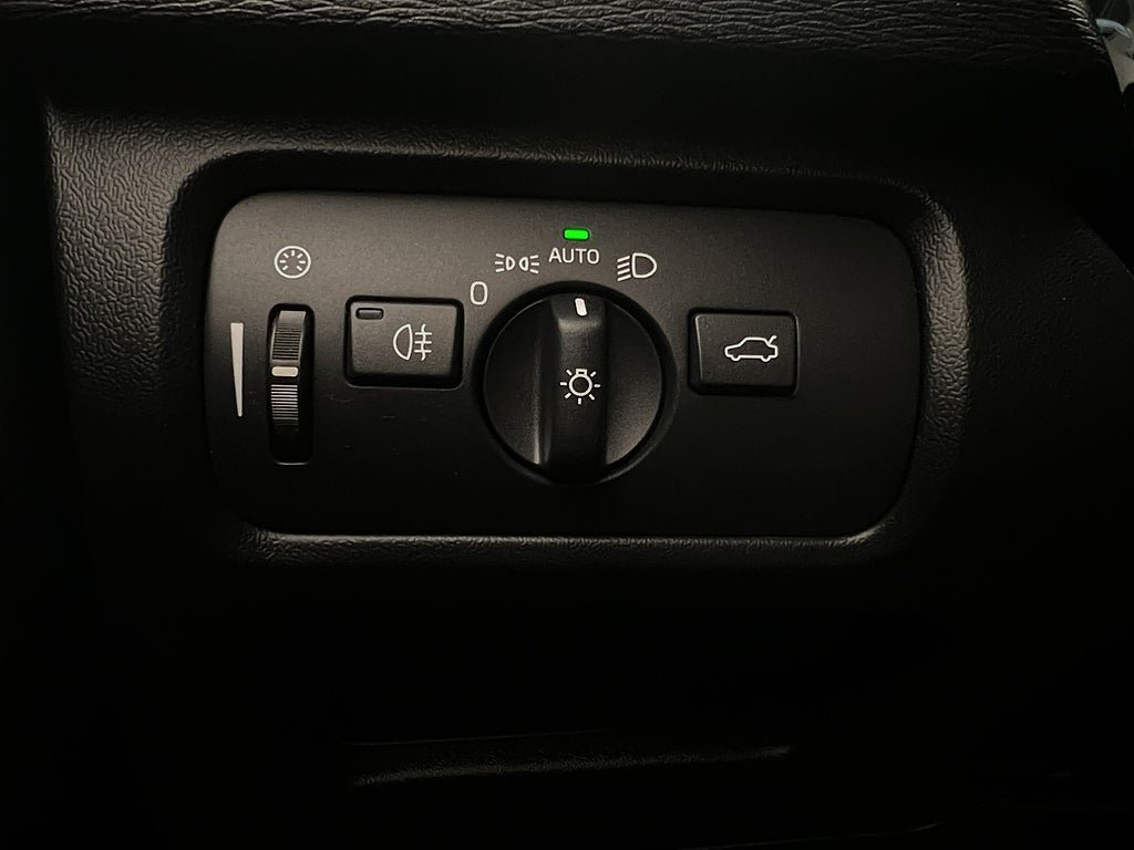 Vehicle Image 28