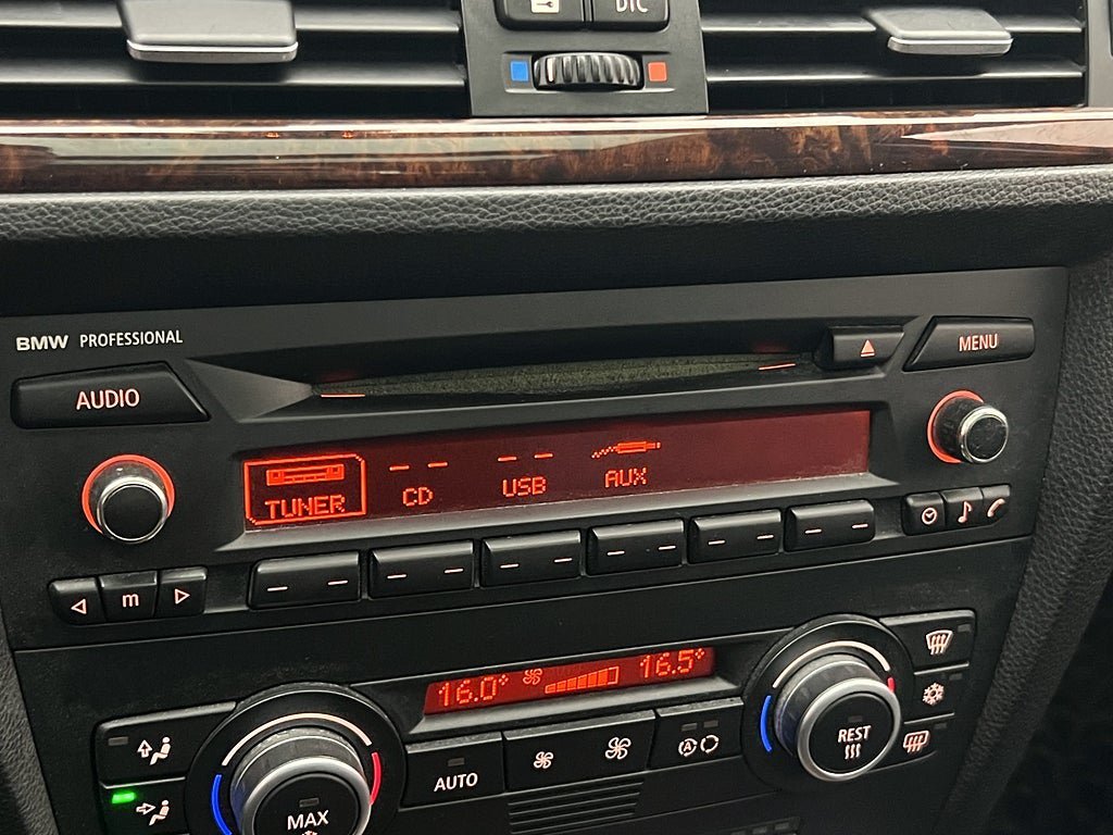 Vehicle Image 24