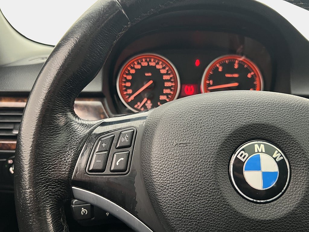 Vehicle Image 28