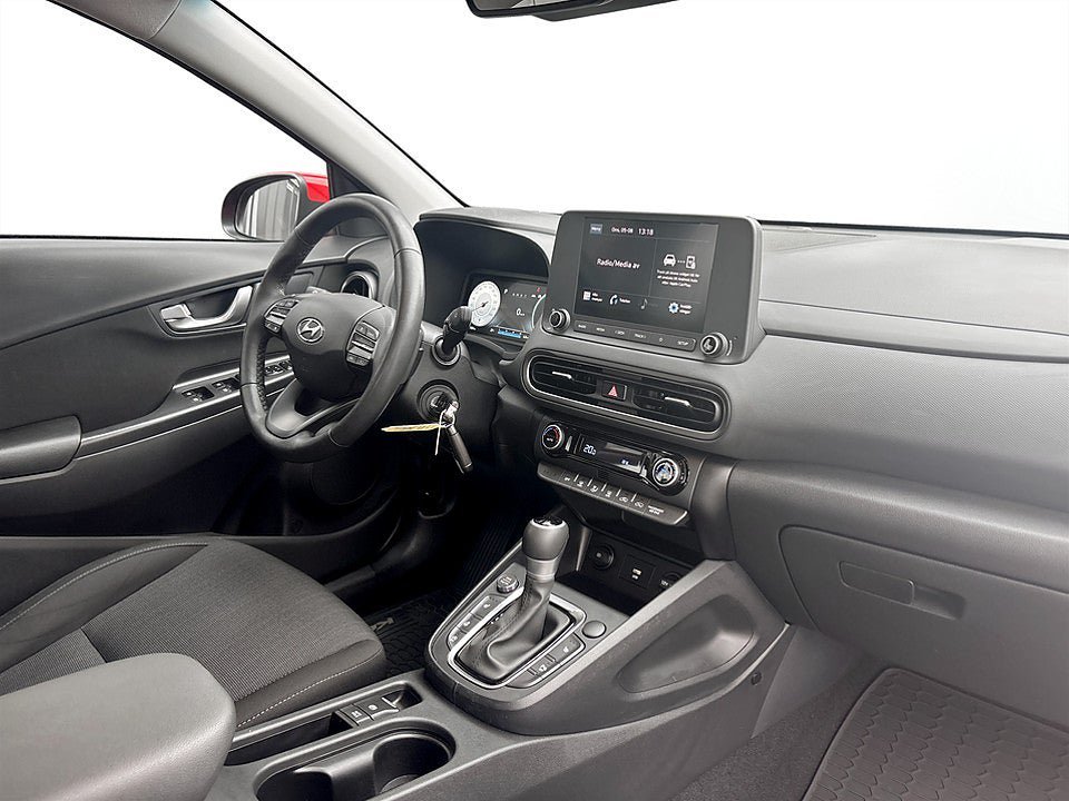 Vehicle Image 12