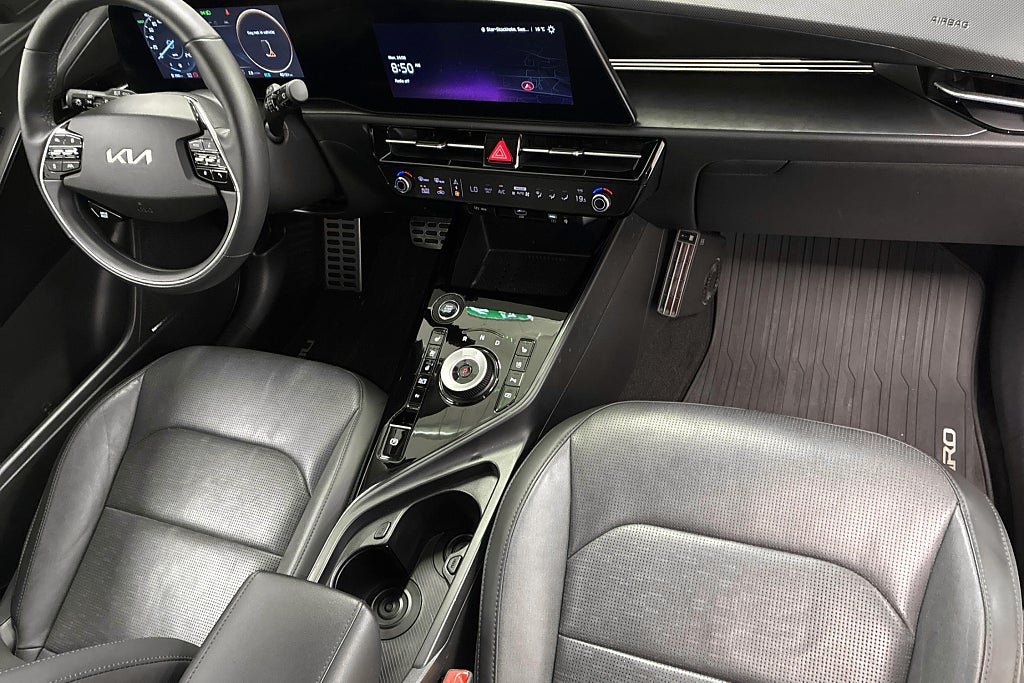 Vehicle Image 16