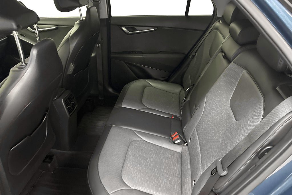 Vehicle Image 17