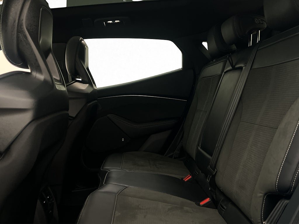 Vehicle Image 29