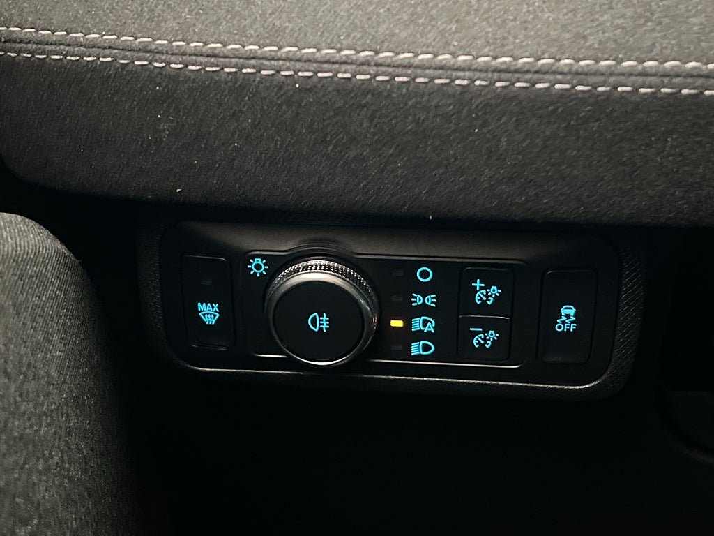 Vehicle Image 32