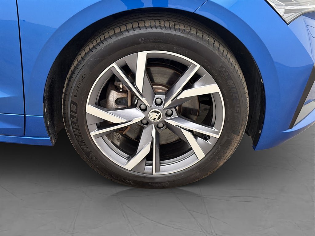 Vehicle Image 35