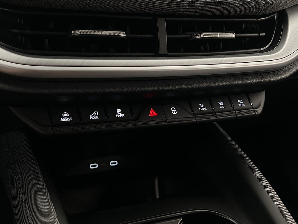 Vehicle Image 26