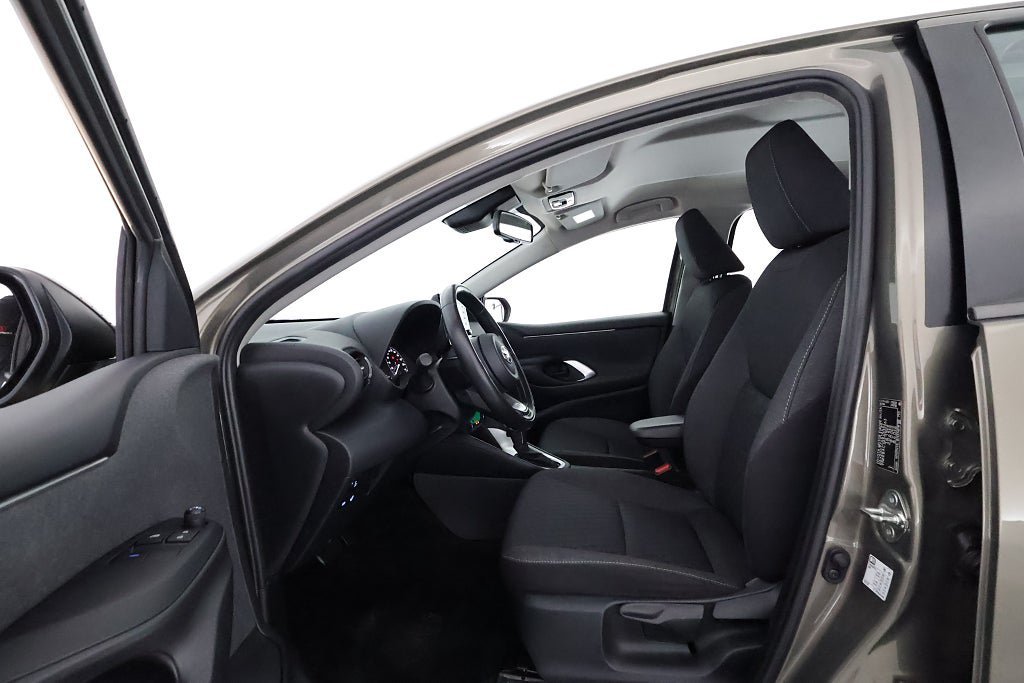 Vehicle Image 10