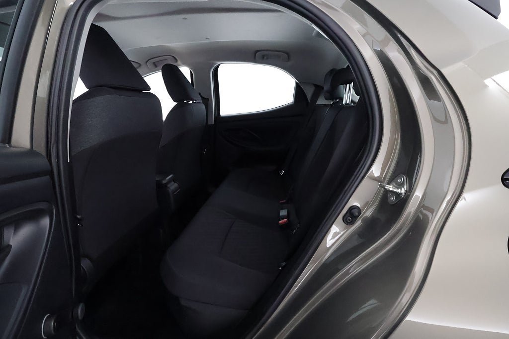 Vehicle Image 12