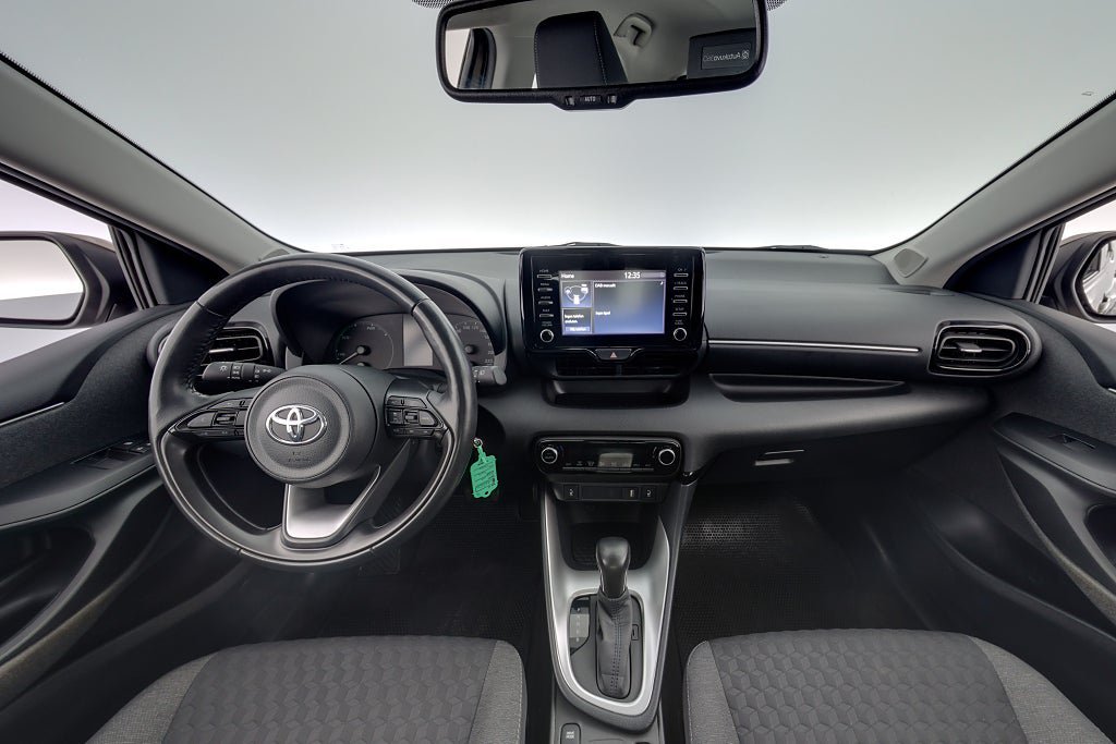 Vehicle Image 13