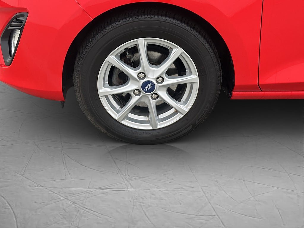 Vehicle Image 25