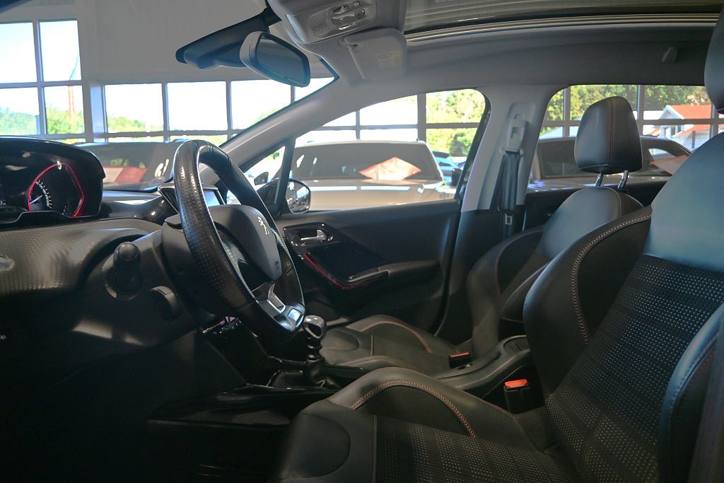 Vehicle Image 8
