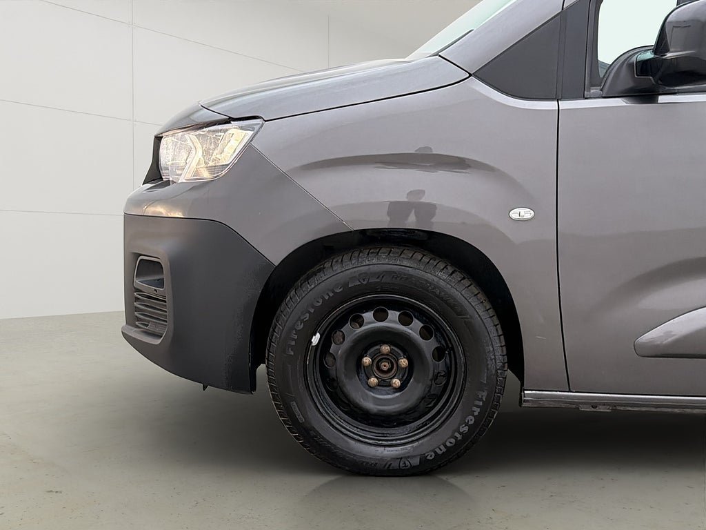 Vehicle Image 33