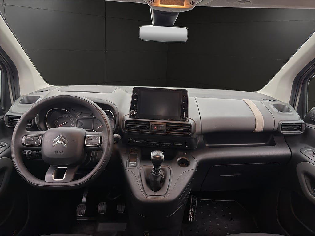 Vehicle Image 19