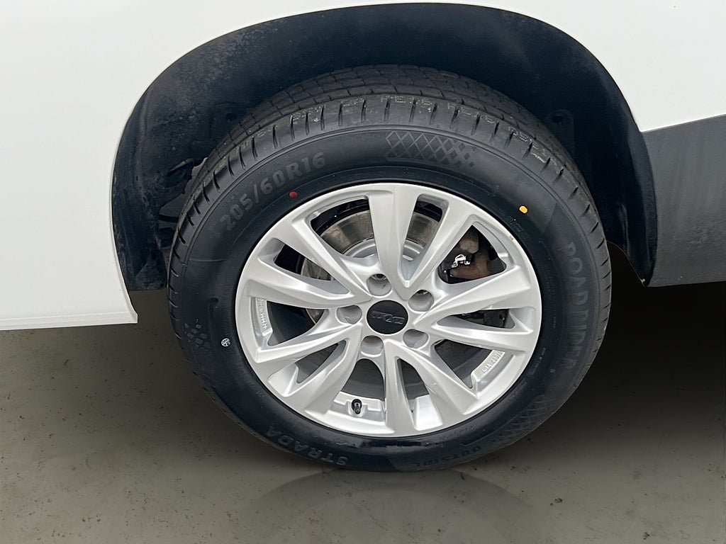 Vehicle Image 26